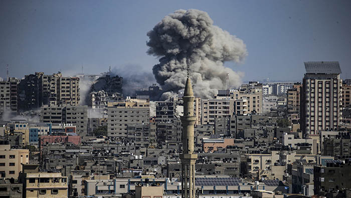 Medios árabes informaron de bombardeos israelíes en varias localidades de la Franja de Gaza, dejando una cifra no contabilizada de heridos.