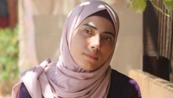  Un día antes de ser asesinada, Heba Abu Nada compartió: “Si morimos, sepan que estamos satisfechos y firmes, y digan al mundo, en nuestro nombre, que somos personas justas del lado de la verdad”. Salvemos la verdad de Palestina y sus miles de mujeres.