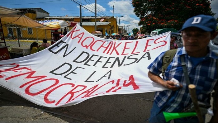 En Santa Cruz del Quiché, cientos de manifestantes continúan demandando que se respeten los resultados de las elecciones generales.