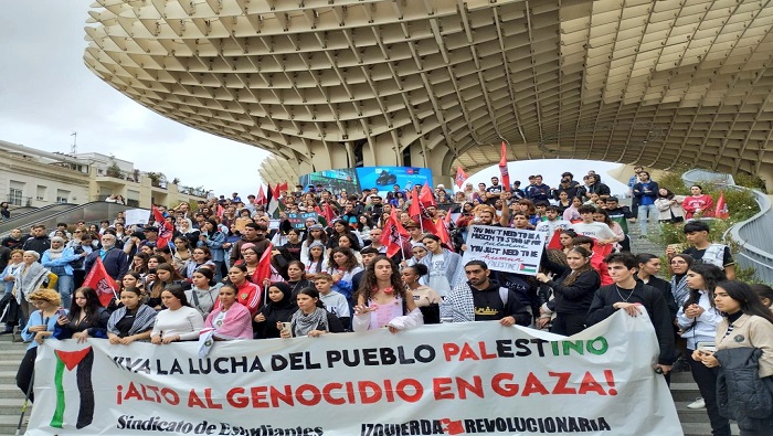 El Sindicato de Estudiantes salieron en manifestación en apoyo al pueblo palestino en Madrid, Barcelona, Bilbo y Sevilla.
