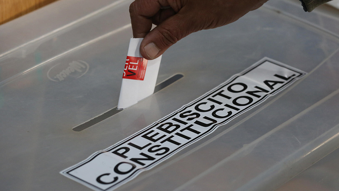 Alrededor de 15 millones de chilenos deberán acudir a las urnas en la fecha prevista para votar el texto redactado por el Consejo Constitucional, de mayoría conservadora.