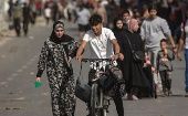 Las tropas ocupantes también atacaron a civiles que huían a pie de la ofensiva terrestre israelí en la ciudad de Gaza, al sur de la zona de Wadi Gaza, en el centro del territorio palestino.