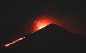 Ubicado en la isla de Sicilia, y con una altura de 3.300 metros, el Etna es objeto de interés científico por su intensa actividad volcánica.
