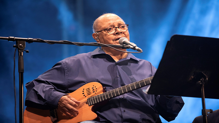 La extensa obra de Pablo Milanés es notable por su valor cultural, las series de discos que consignó a la recuperación de música tradicional.