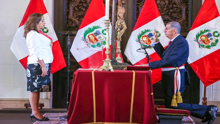 Presidenta de Perú designa nuevo ministro del Interior