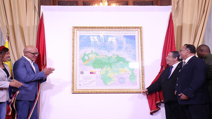 Durante el acto protocolar, el presidente de la AN, Jorge Rodríguez señaló que el nuevo mapa es el mismo que legó el Libertador, Simón Bolívar.