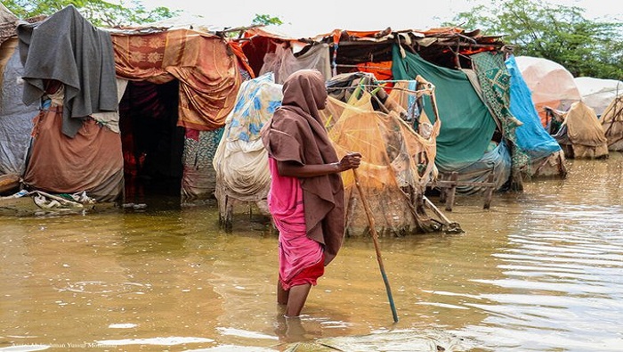 En Somalia cientos de miles de personas han sido desplazadas debido a las recientes inundaciones como parte de la crisis climática y la pobreza estructural del sistema.