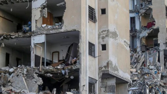 Al  menos 11 palestinos fueron asesinados en el actual bombardeo israelí de Jan Yunis en el sur de la Franja de Gaza.