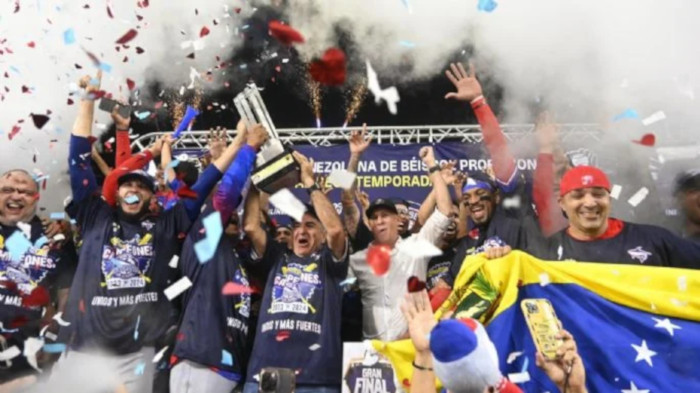 Después de 37 años, los litoralenses vuelven a levantar el trofeo de campeón en la pelota venezolana y ahora irán a Miami para la Serie del Caribe 2024.