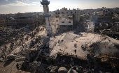 Israel mantiene sus ataques contra la ciudad de Rafah, que alberga más de 1.5 millones de desplazados palestinos.