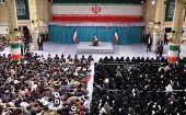 “Debemos mirar las elecciones desde la perspectiva de los intereses nacionales”, señaló Jamenei.