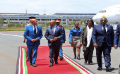 El primer ministro haitiano fue recibido en el aeropuerto internacional de Jomo-Kenyatta, con honores militares.