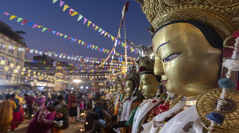 Aunque las celebraciones de Bhaktapur se realizan anualmente, en Katmandú ocurren cada 12 años. Constituye un gran acontecimiento que se concentra en la unidad y la generosidad.