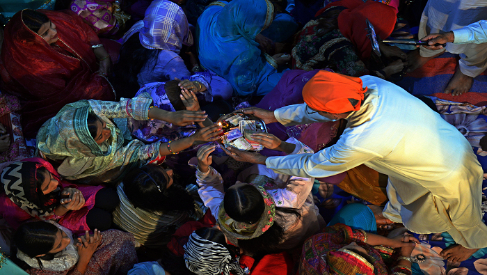 Inicia Festival Holi, la fiesta primaveral de los colores en Pakistán
