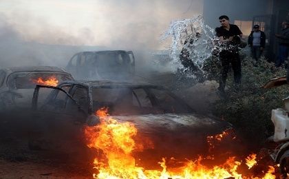 Además de sembrar el terror y asesinar a residentes, los colonos israelíes, bajo protección de las fuerzas de ocupación, han quemado viviendas y vehículos.