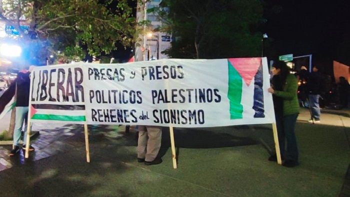 Al ratificar el cese del genocidio en Gaza, las y los uruguayos exigieron también liberar a las presas y presos políticos.
