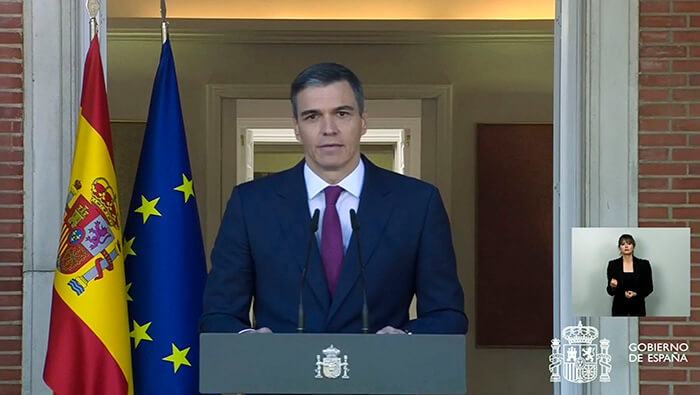 Pedro Sánchez había anunciado el pasado miércoles que se daba unos días de reflexión para decidir si continuaba o no al frente del gobierno.