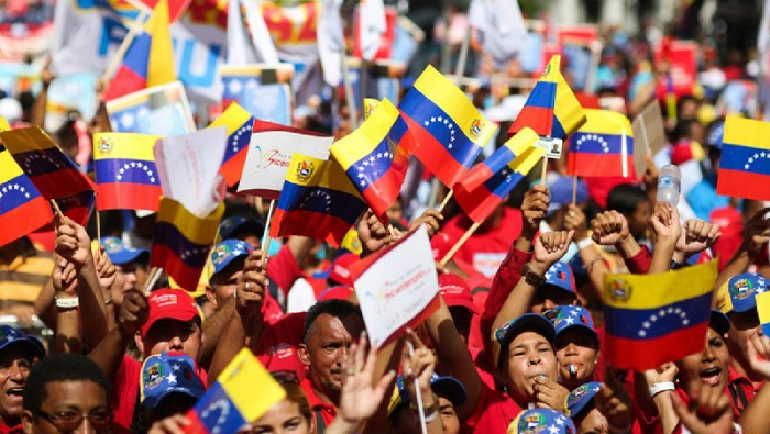 Miles de venezolanos respaldan la labor del Gobierno Bolivariano y exigen a la Casa Blanca la derogación de las medidas restrictivas unilaterales impuestas a Venezuela.